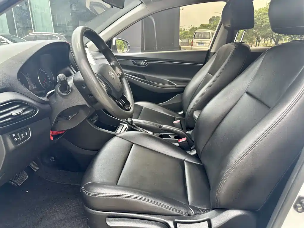 Hyundai Elantra — фото 4