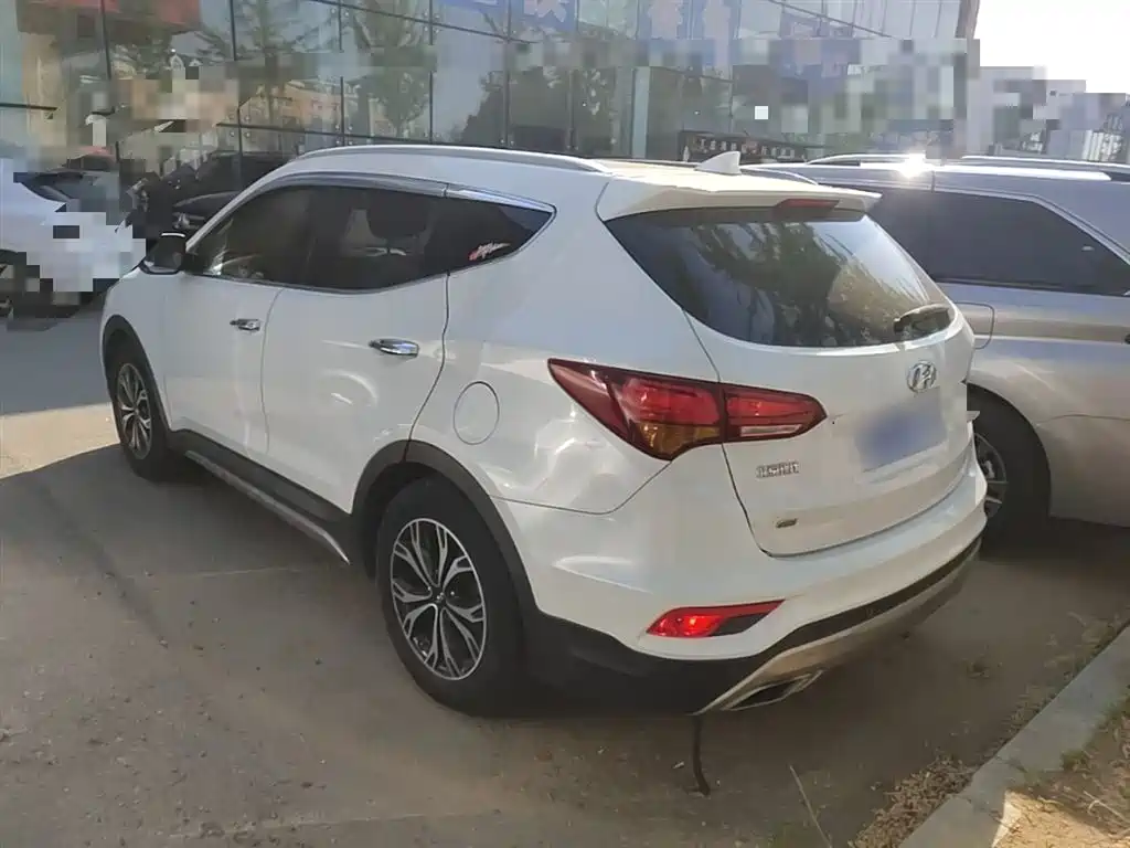 Hyundai Santa Fe — фото 5