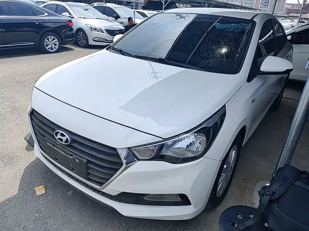 Hyundai Verna — фото 2