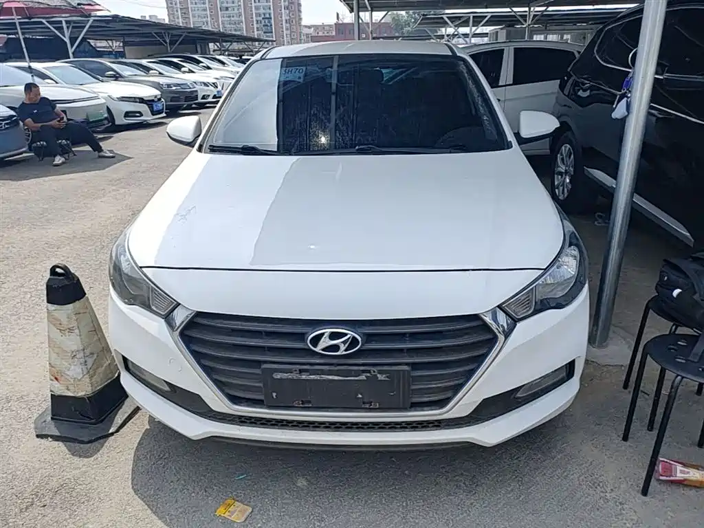 Hyundai Verna — фото 3