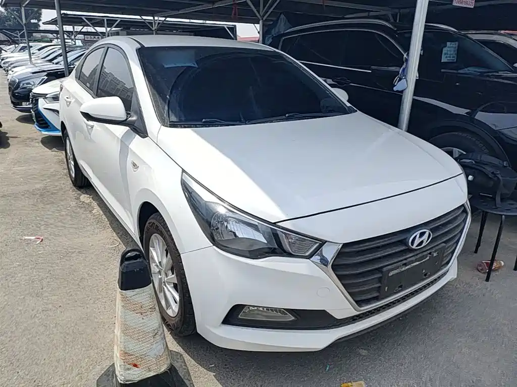 Hyundai Verna — фото 4