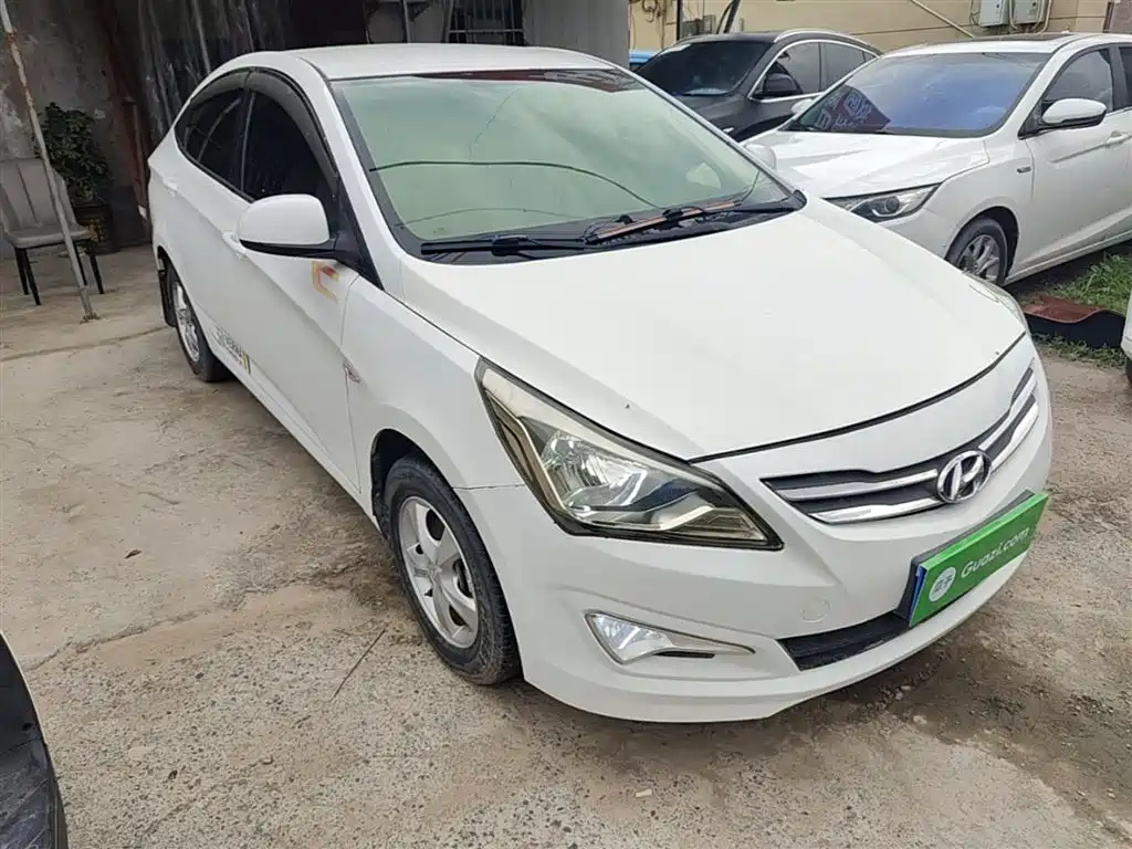Hyundai Verna — фото 4