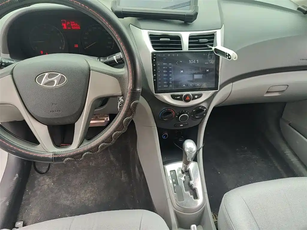 Hyundai Verna — фото 10