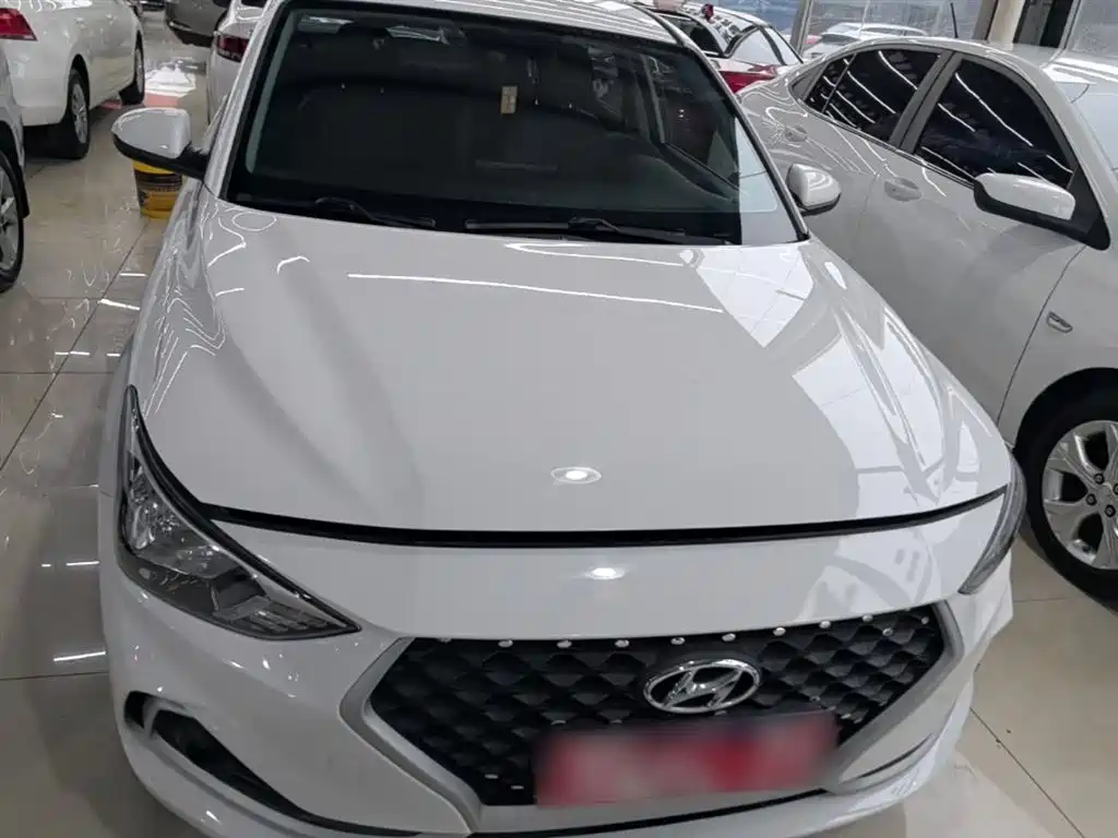 Hyundai Elantra — фото 3