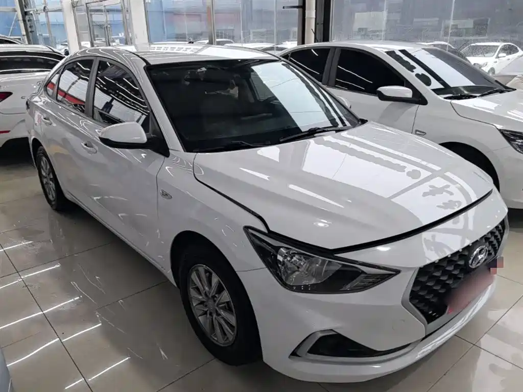 Hyundai Elantra — фото 4