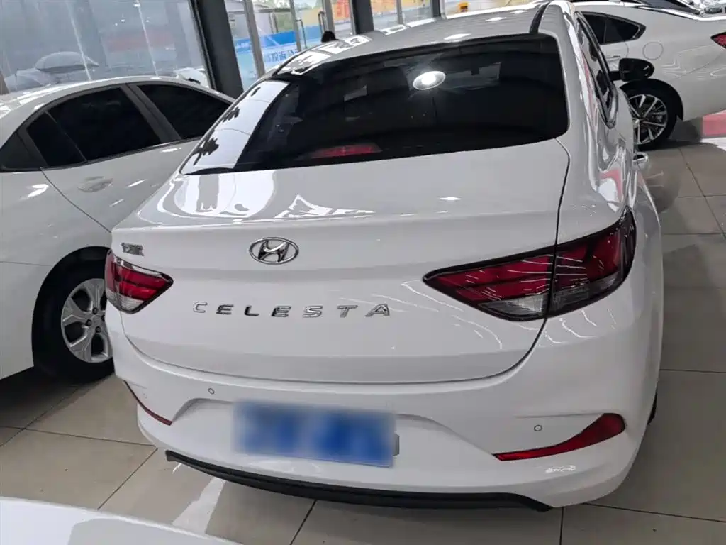 Hyundai Elantra — фото 6