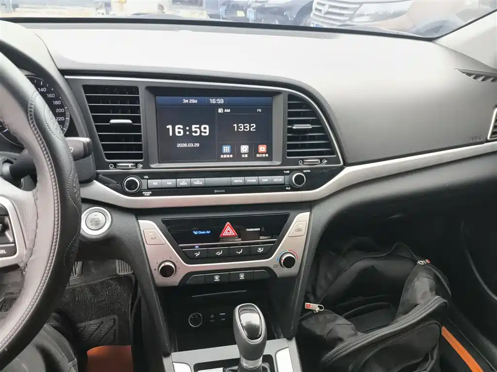 Hyundai Elantra — фото 9
