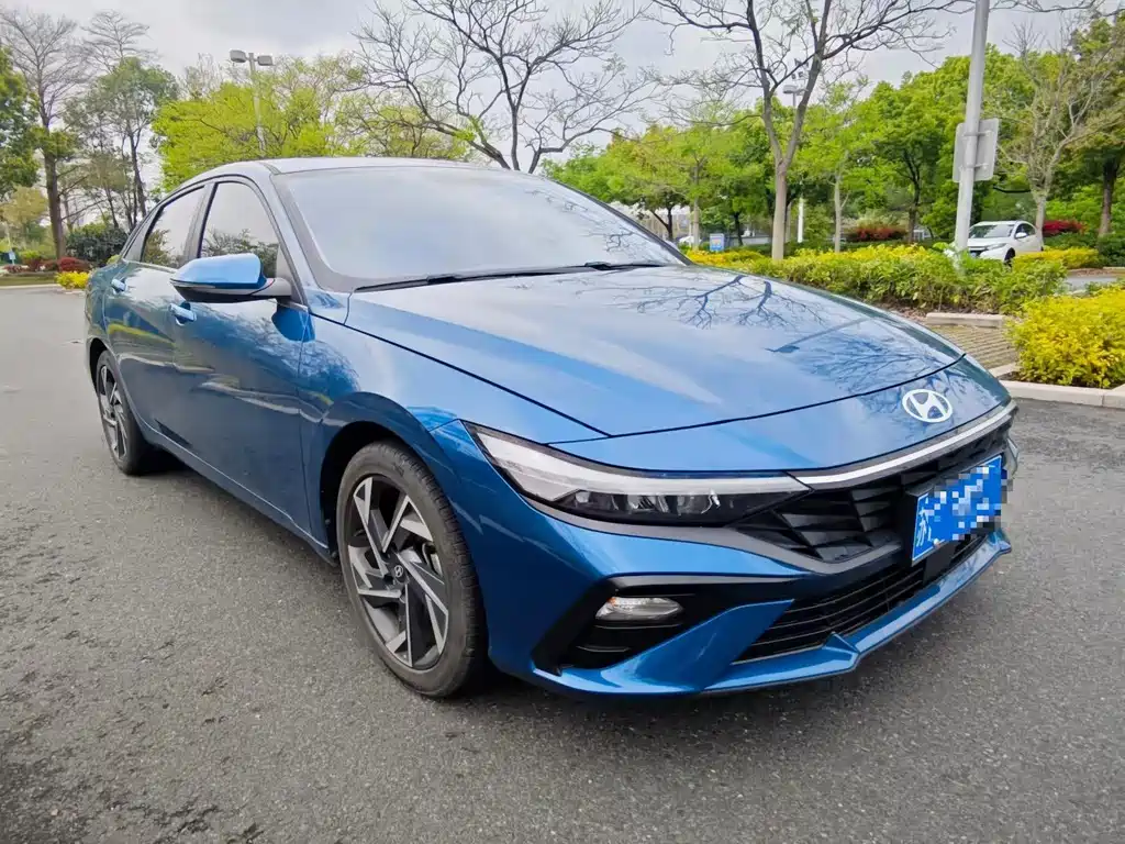 Hyundai Elantra — фото 2