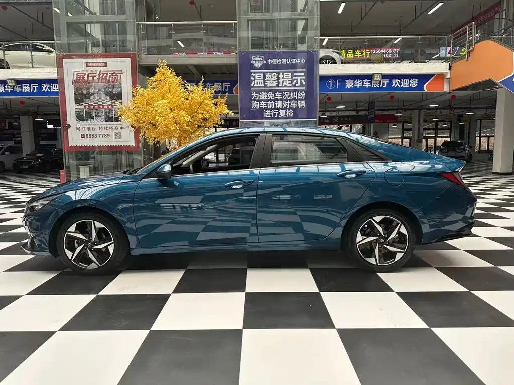 Hyundai Elantra — фото 6