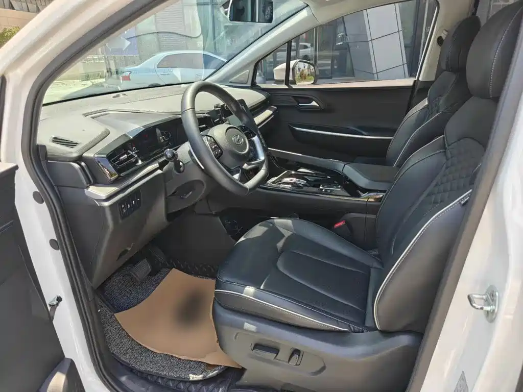 Hyundai Custo — фото 11