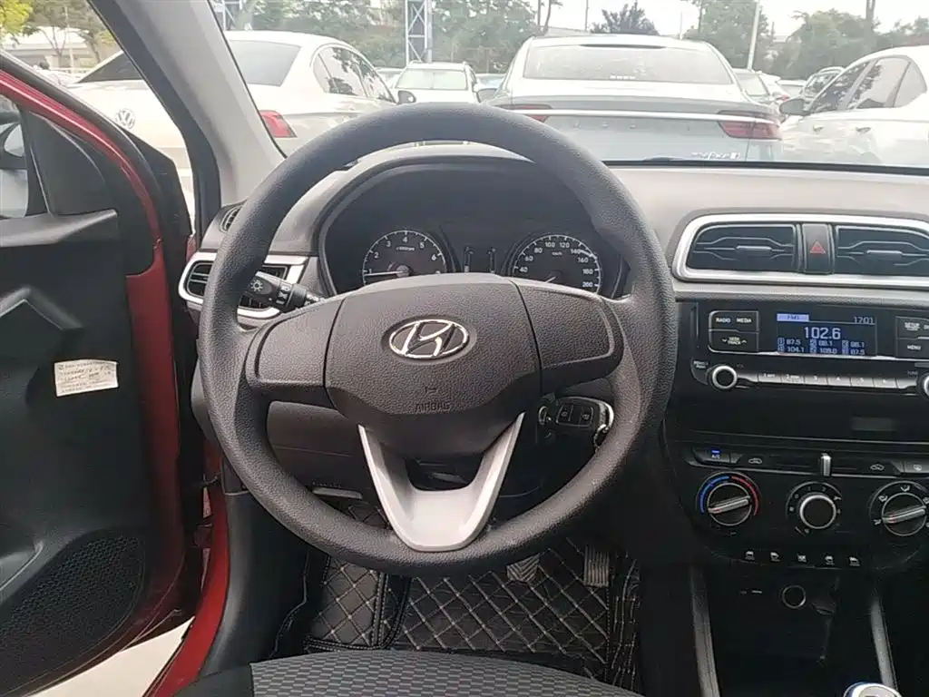 Hyundai Verna — фото 11