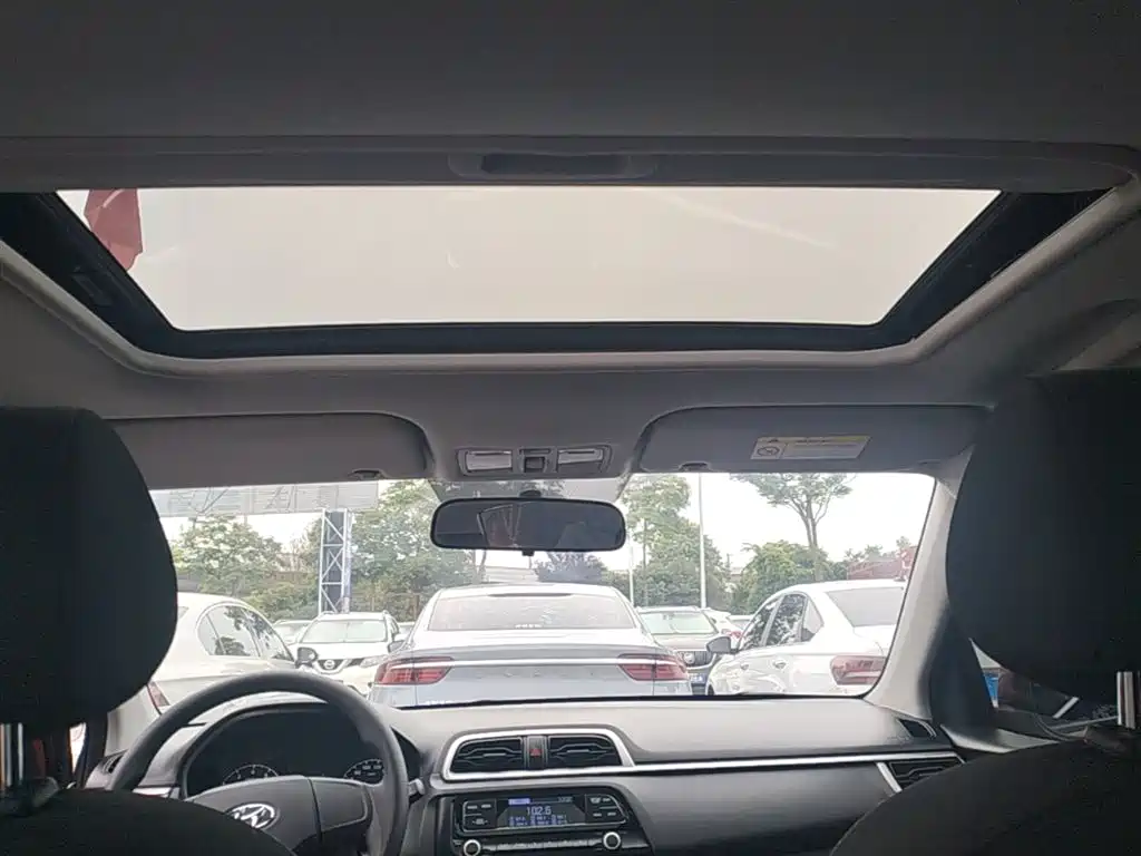 Hyundai Verna — фото 18