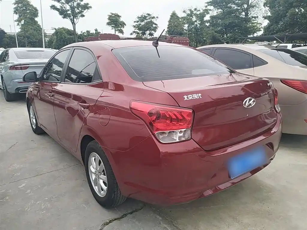 Hyundai Verna — фото 5