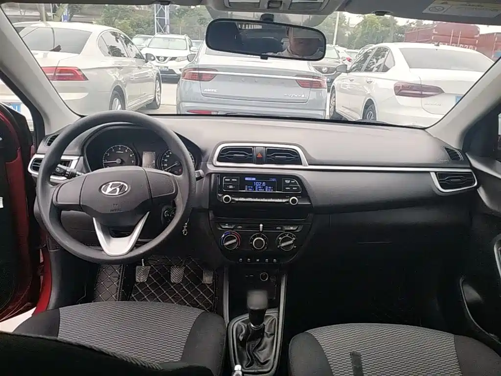 Hyundai Verna — фото 10