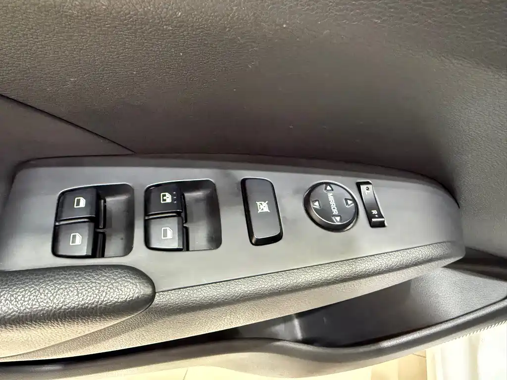 Hyundai Verna — фото 13