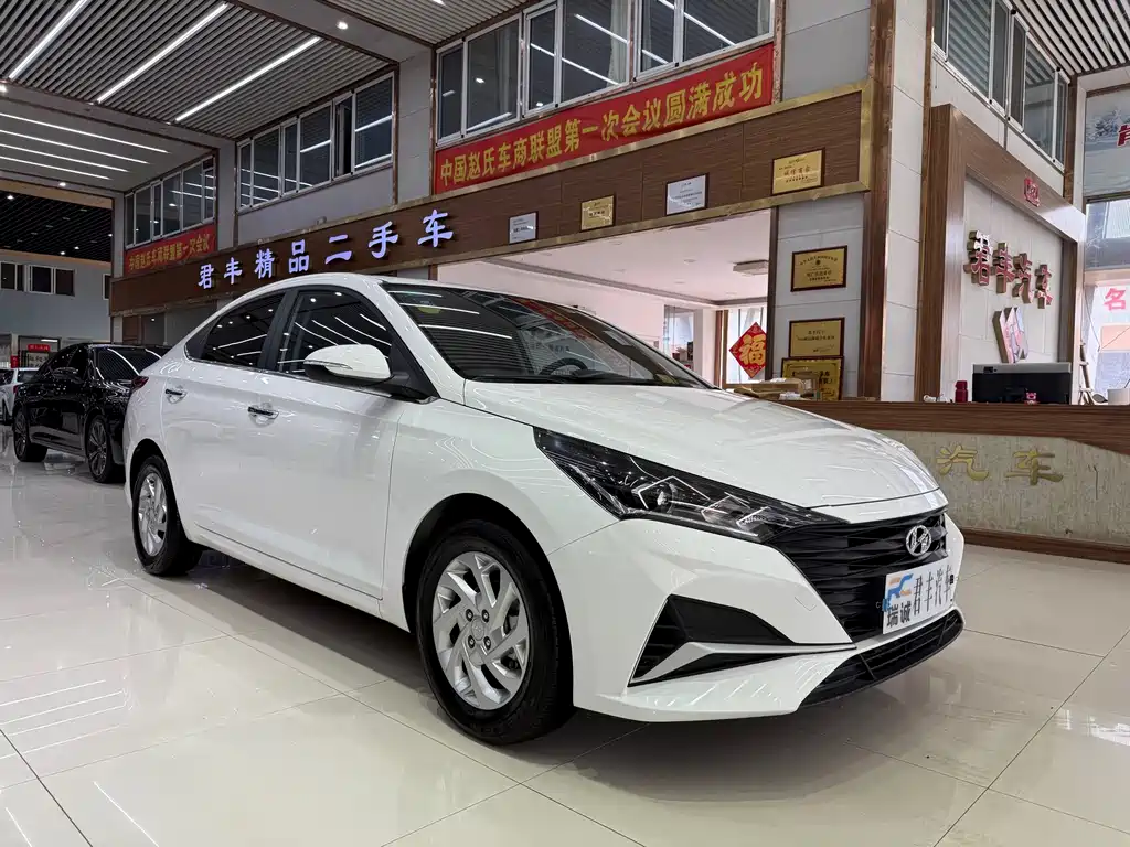 Hyundai Verna — фото 3