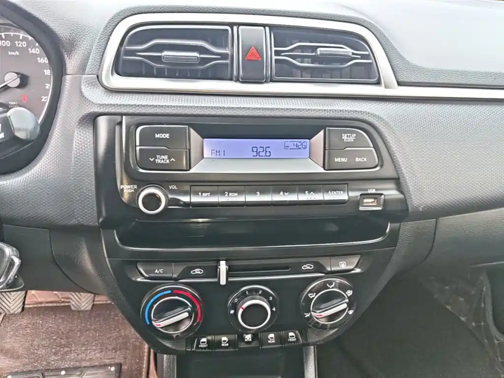Hyundai Verna — фото 13