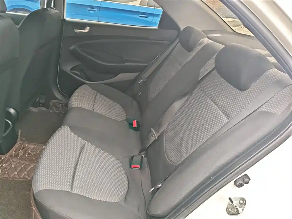 Hyundai Verna — фото 17