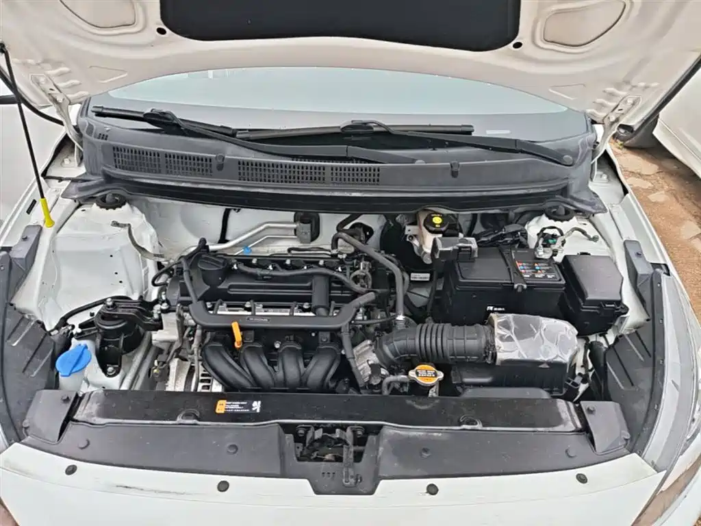Hyundai Verna — фото 20