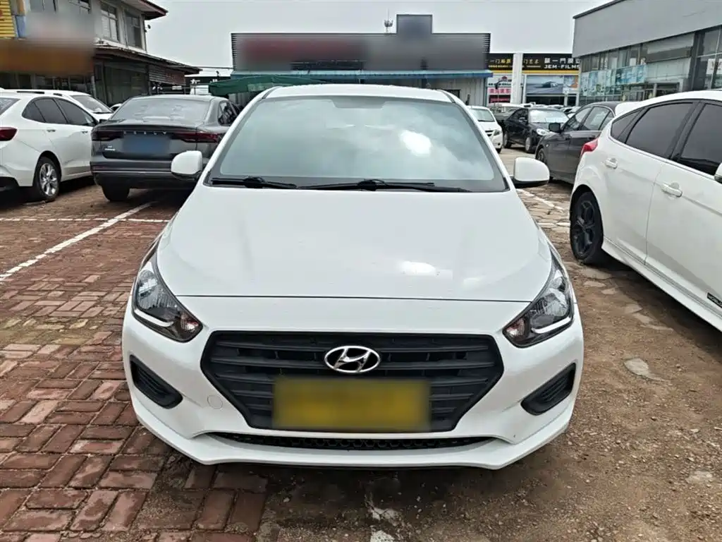 Hyundai Verna — фото 3