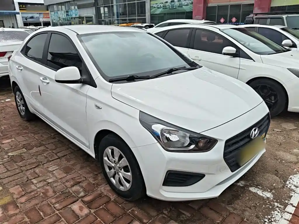 Hyundai Verna — фото 4