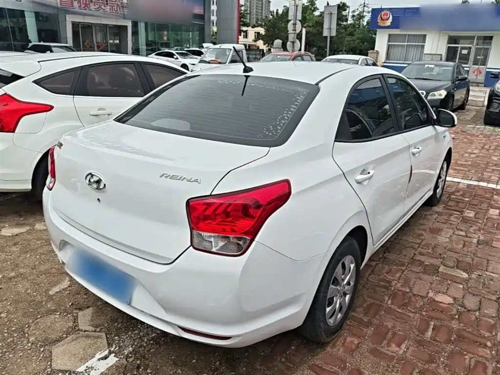 Hyundai Verna — фото 7