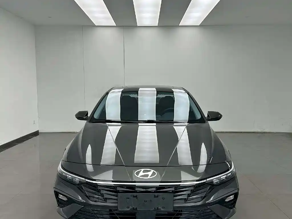 Hyundai Elantra — фото 2