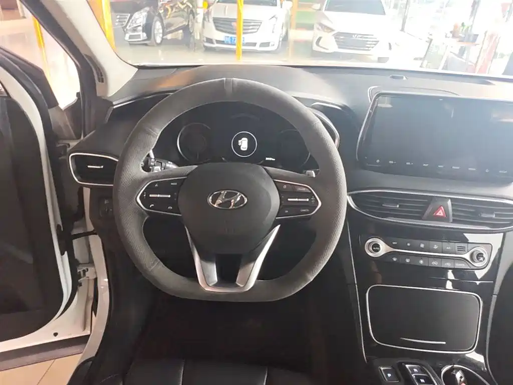 Hyundai Santa Fe — фото 11