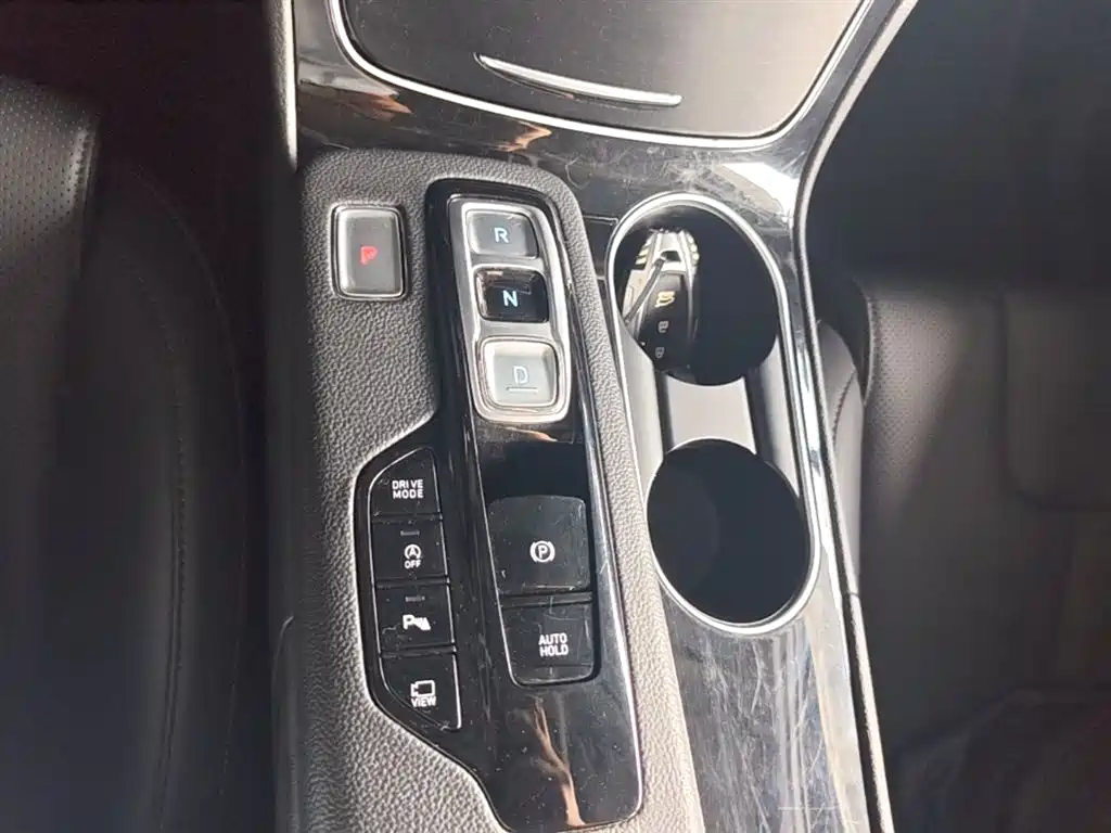 Hyundai Santa Fe — фото 14