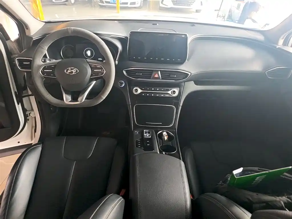 Hyundai Santa Fe — фото 10