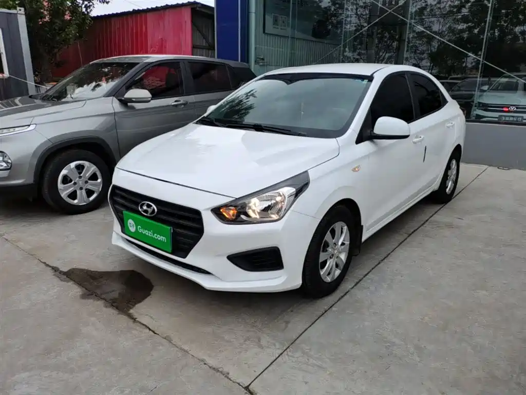 Hyundai Verna — фото 2