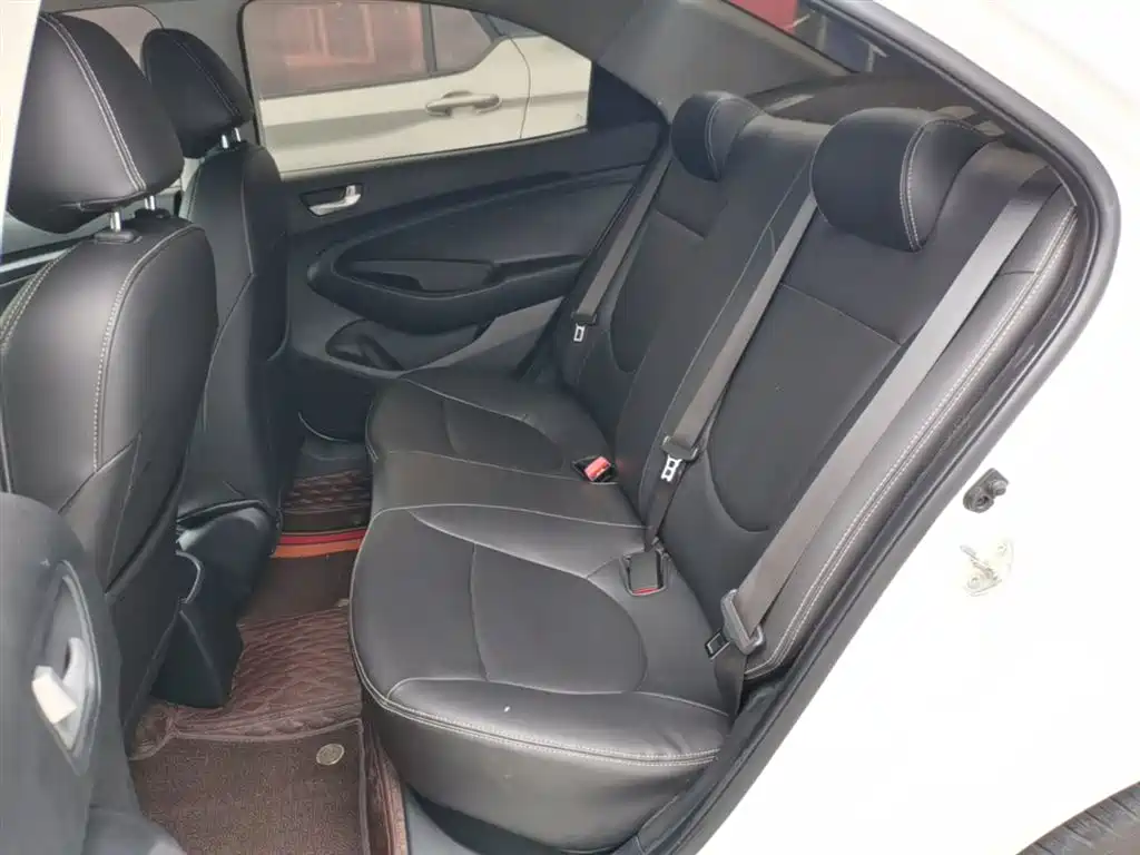 Hyundai Verna — фото 17