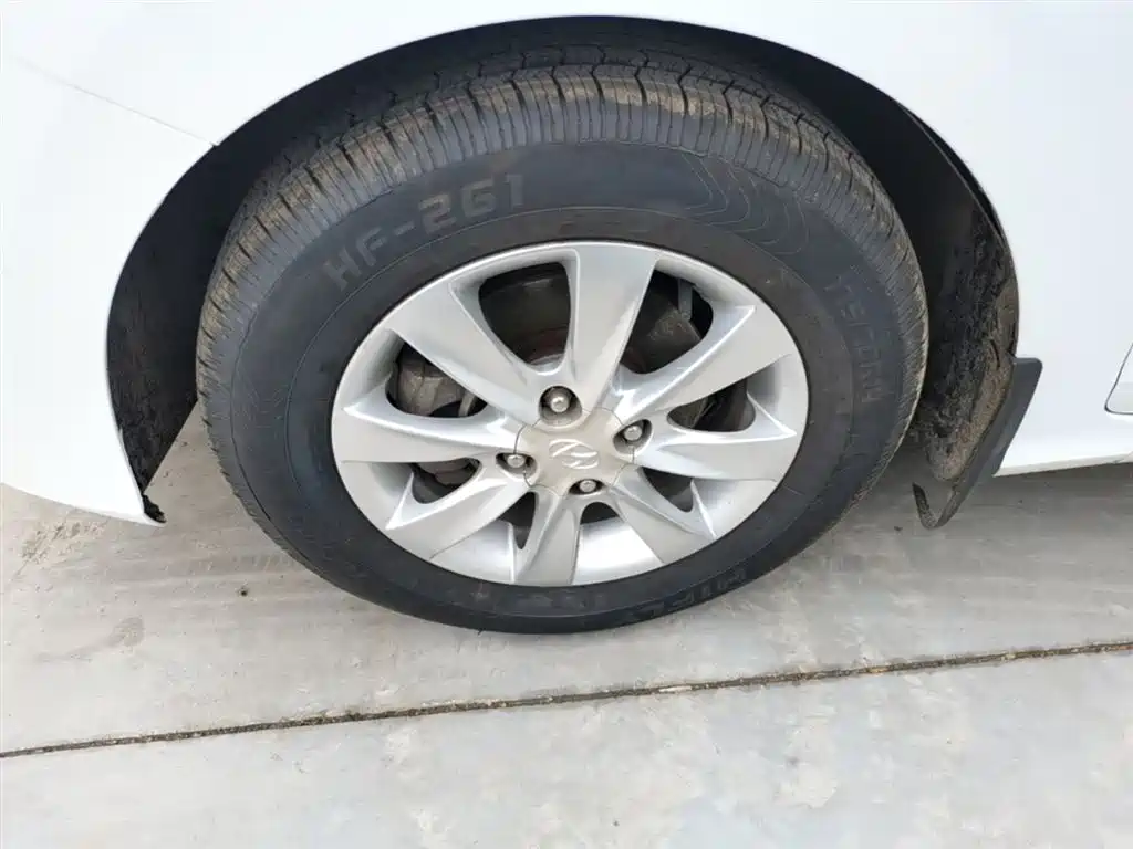 Hyundai Verna — фото 23
