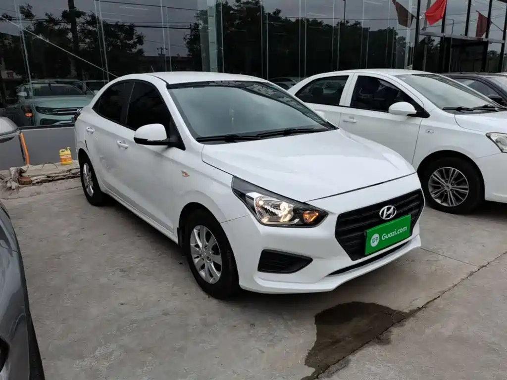 Hyundai Verna — фото 4