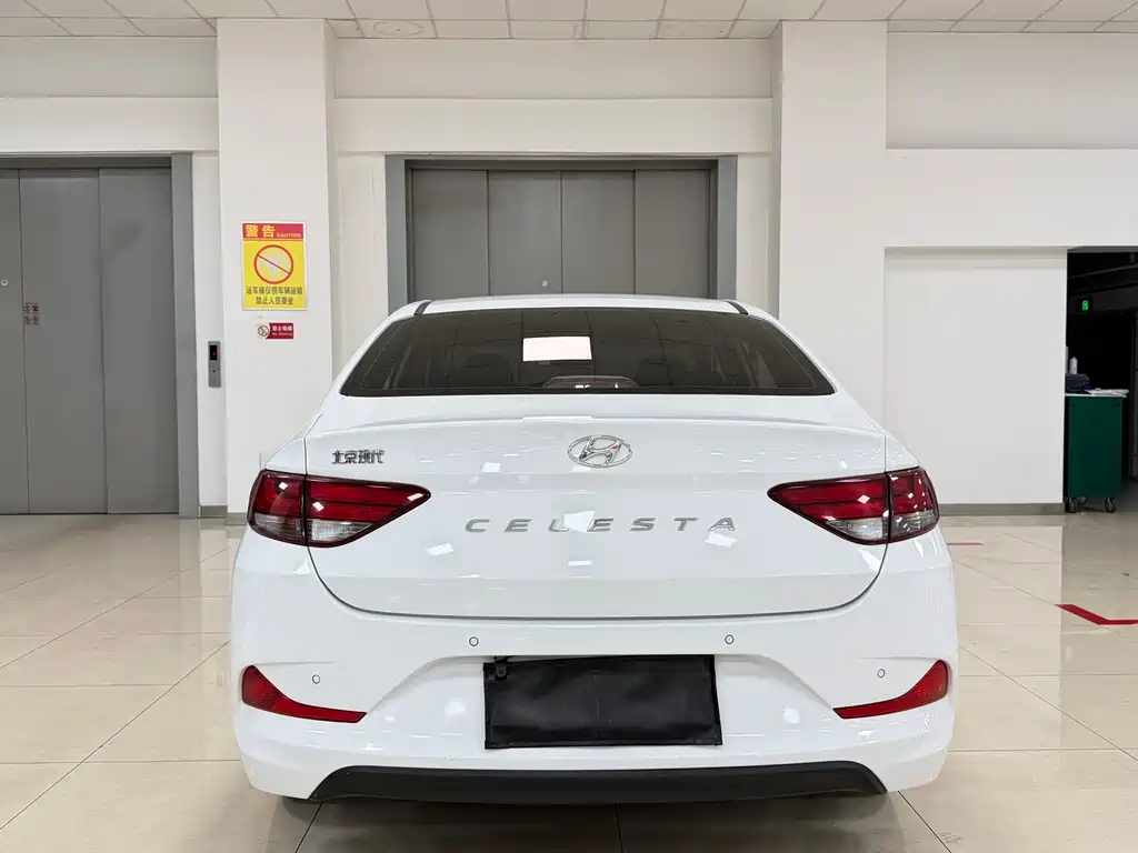Hyundai Elantra — фото 4