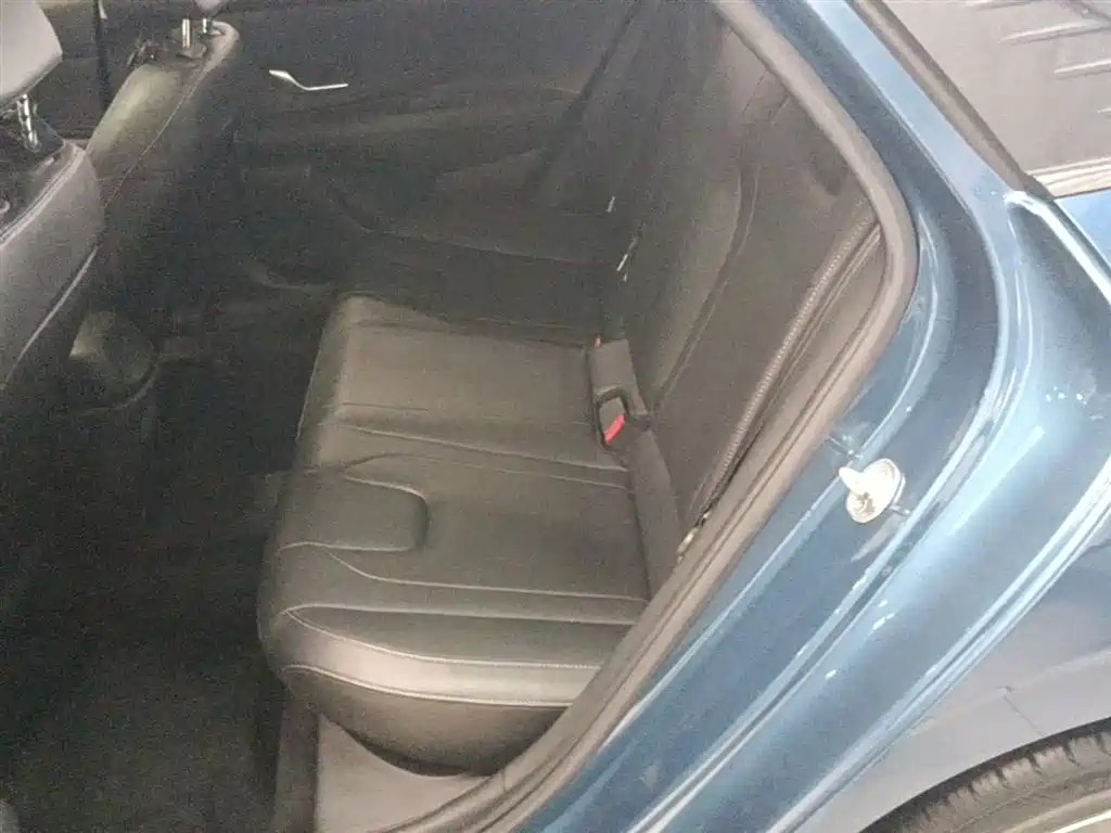 Hyundai Elantra — фото 17