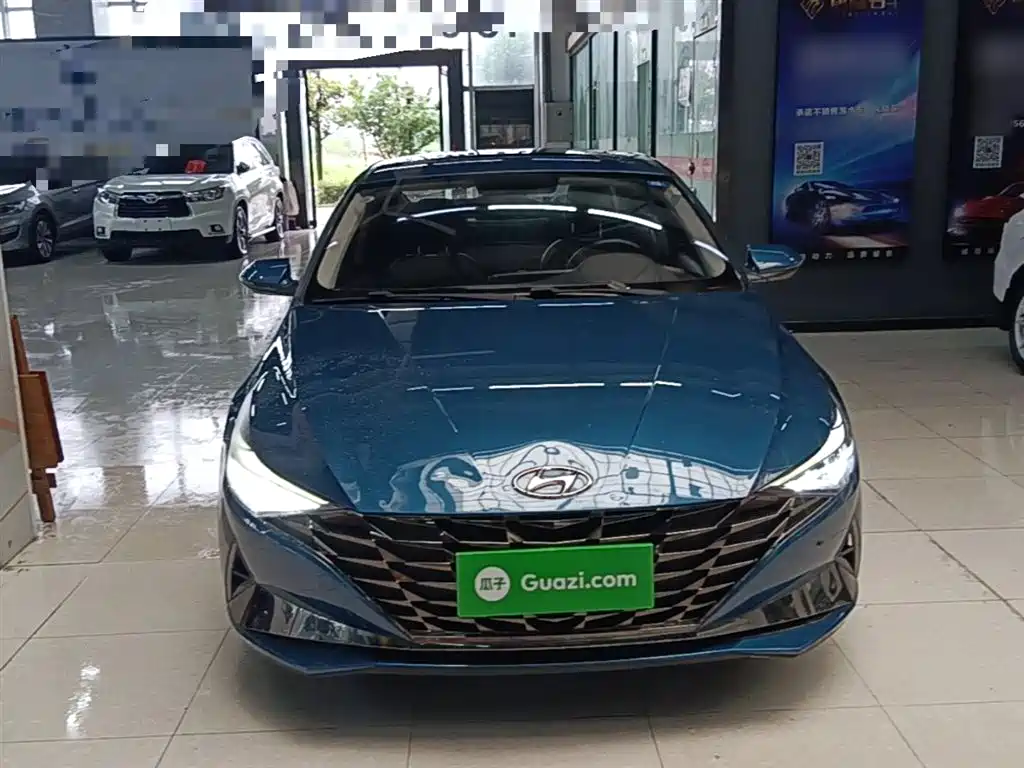 Hyundai Elantra — фото 3