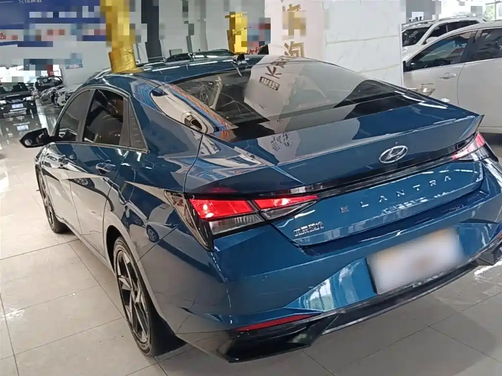 Hyundai Elantra — фото 5