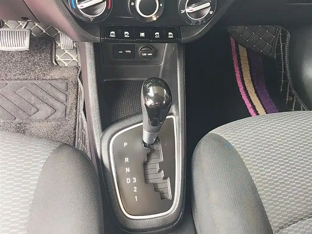 Hyundai Verna — фото 14