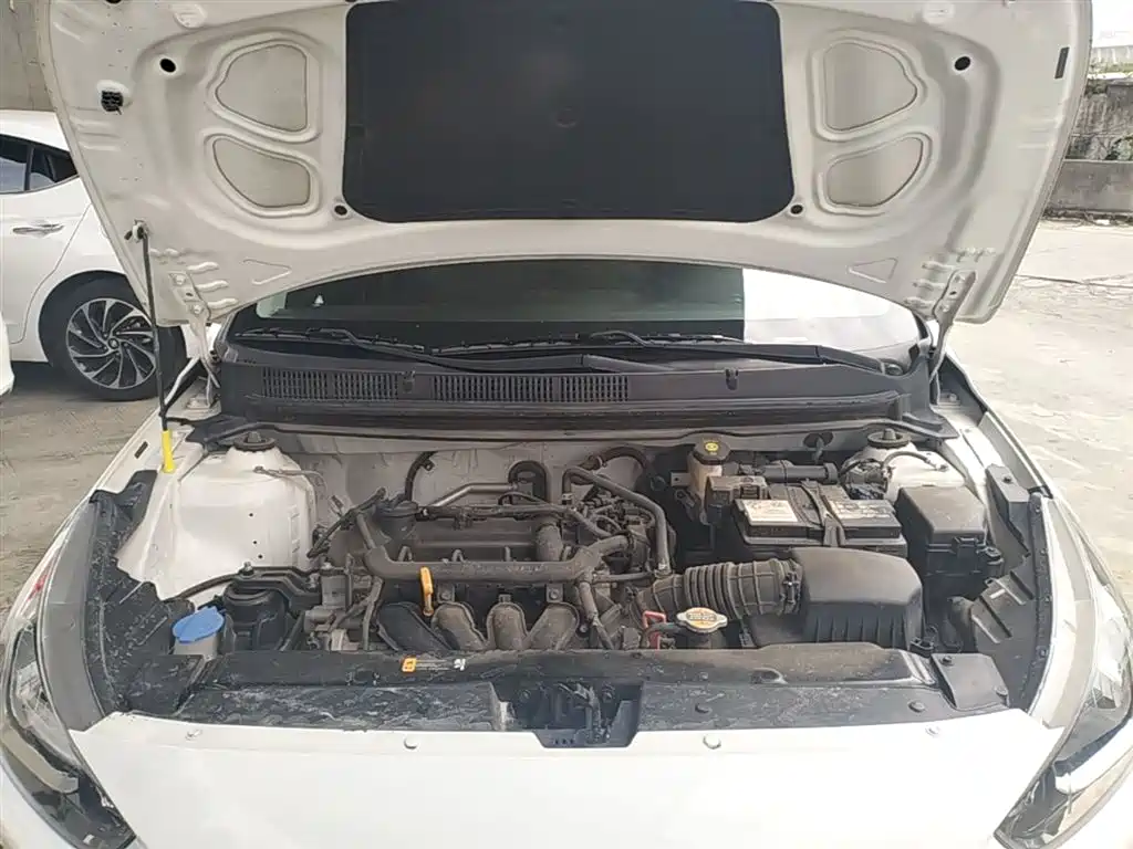 Hyundai Verna — фото 20