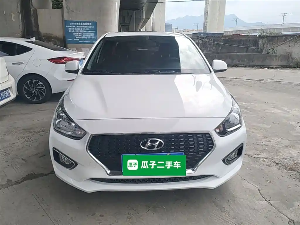 Hyundai Verna — фото 3