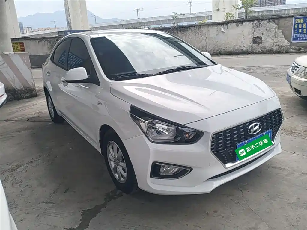 Hyundai Verna — фото 4