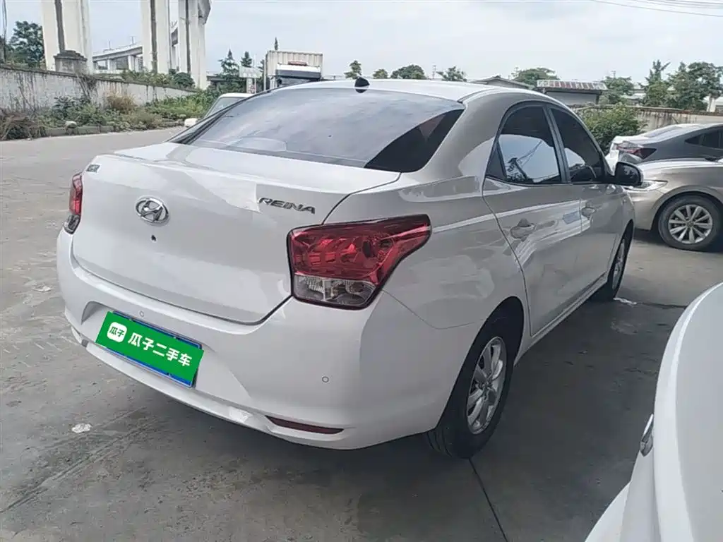 Hyundai Verna — фото 7