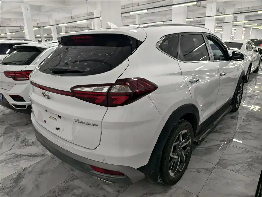 Hyundai Tucson — фото 5