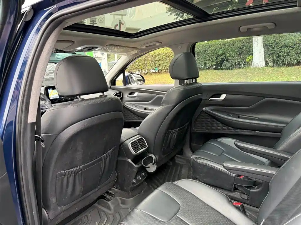 Hyundai Santa Fe — фото 9