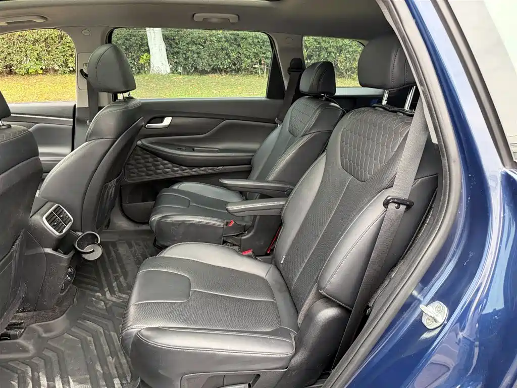 Hyundai Santa Fe — фото 10