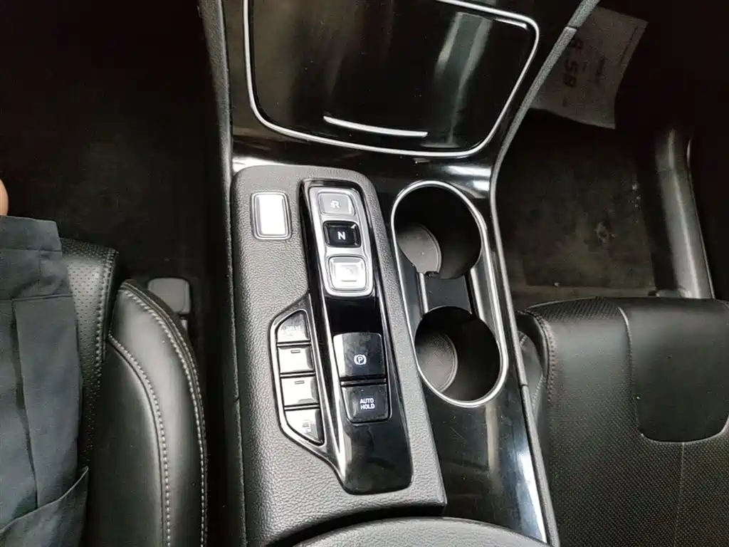 Hyundai Santa Fe — фото 14