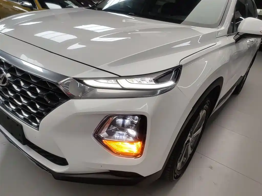 Hyundai Santa Fe — фото 24
