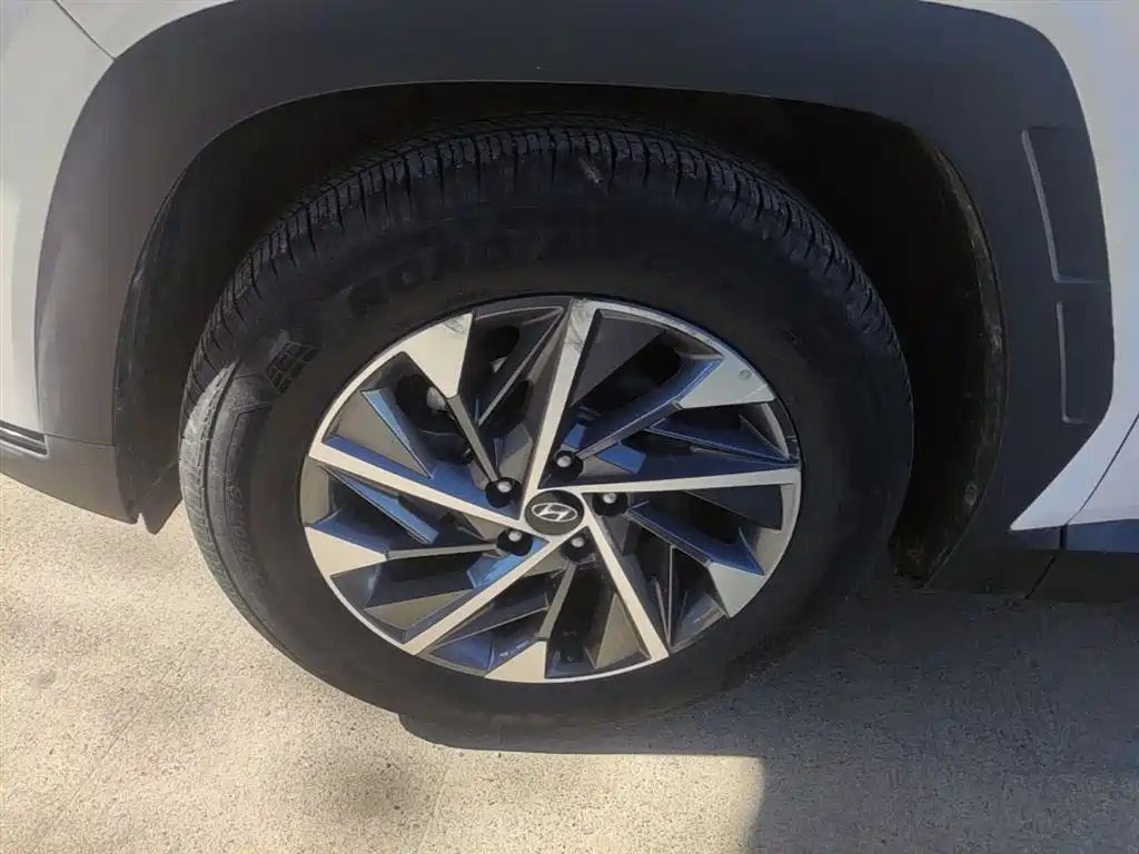 Hyundai Tucson — фото 23