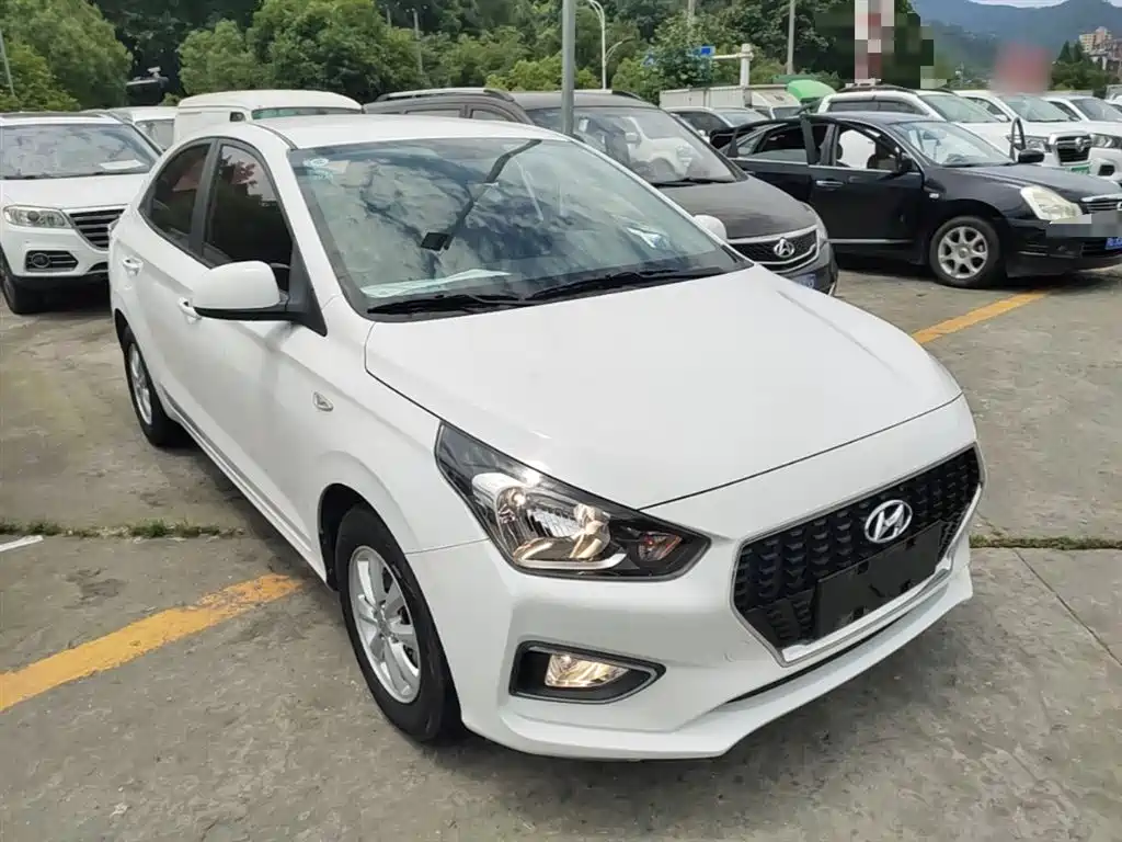 Hyundai Verna — фото 4